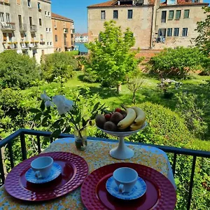 https://angela-di-venezia-house.hotelinveneto.com
